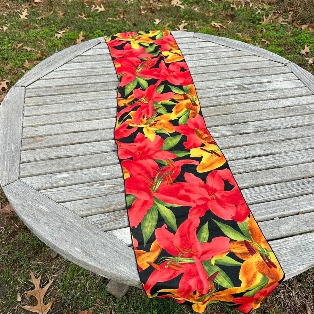 Vintage black, orange, and‎ red Lilly scaRf